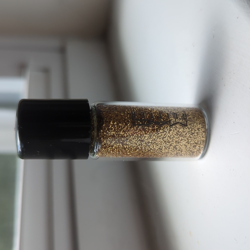 Absolute Gold MAC Glitter